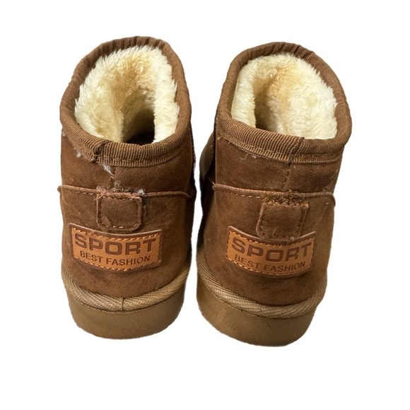 Lug Brown Winter Boots with Fuzzy Lining - Picture 3 of 5